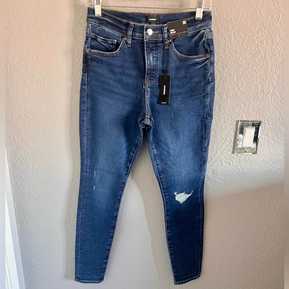Skinny Mid-rise Jeans